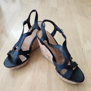 Le Chateau wedge black cork heels